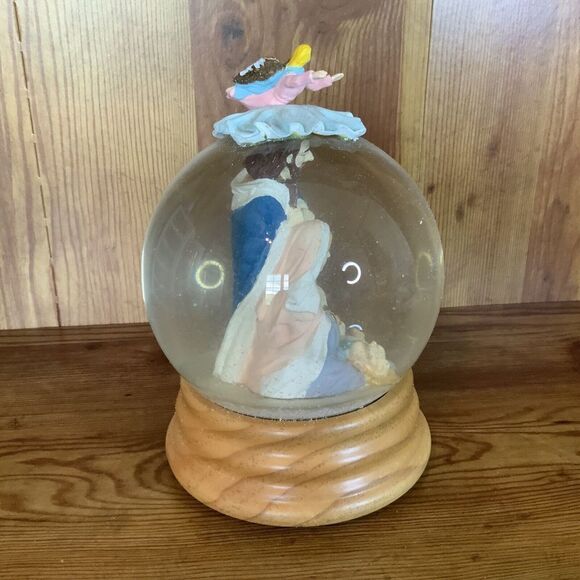 Vintage Nativity Musical Snow Globe, Lighted Musical Nativity Snow Globe - Picture 6 of 8